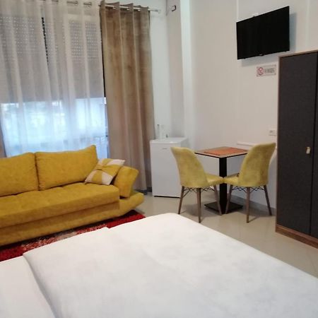 Isabel Rooms Tiranë Rom bilde