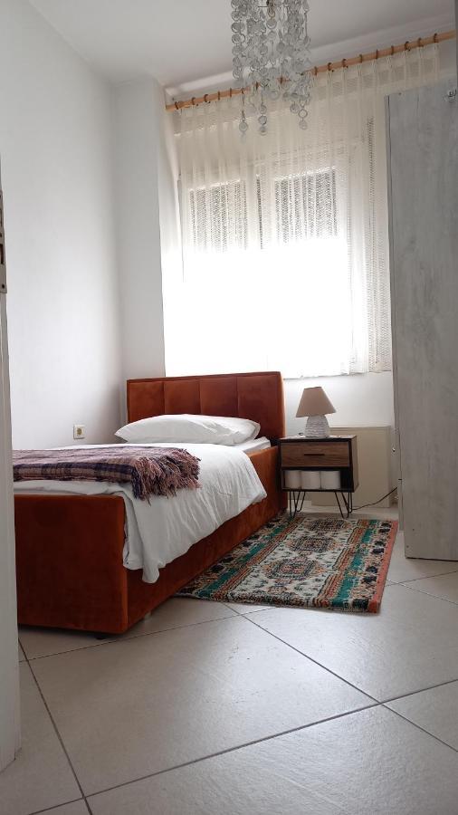 Isabel Rooms Tiranë Rom bilde